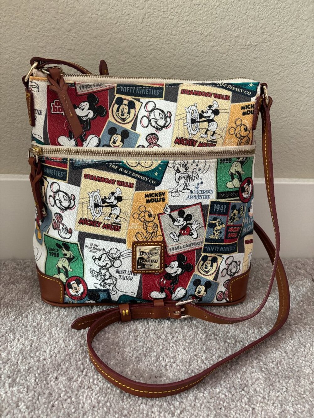Disney Dooney & Bourke Mickey Through the Years Crossbody Limited Cartoon Comic